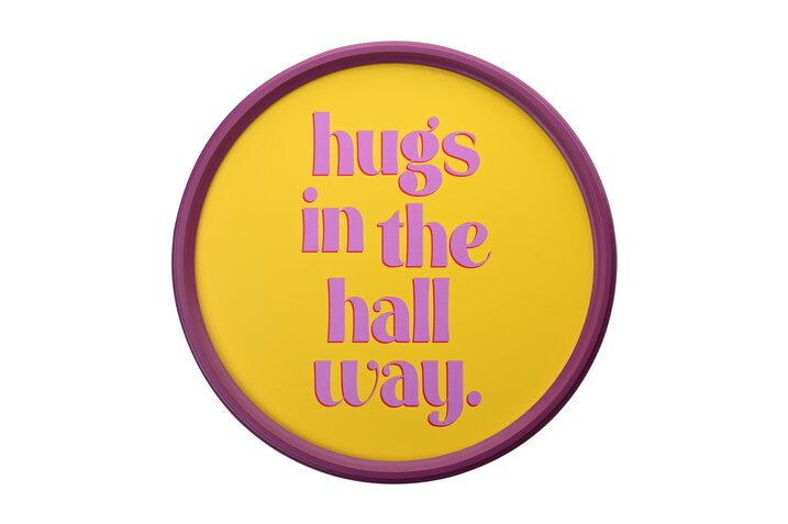Love Frames, picture, d30cm, motive: Hugs in the hall way, yellow/purple
